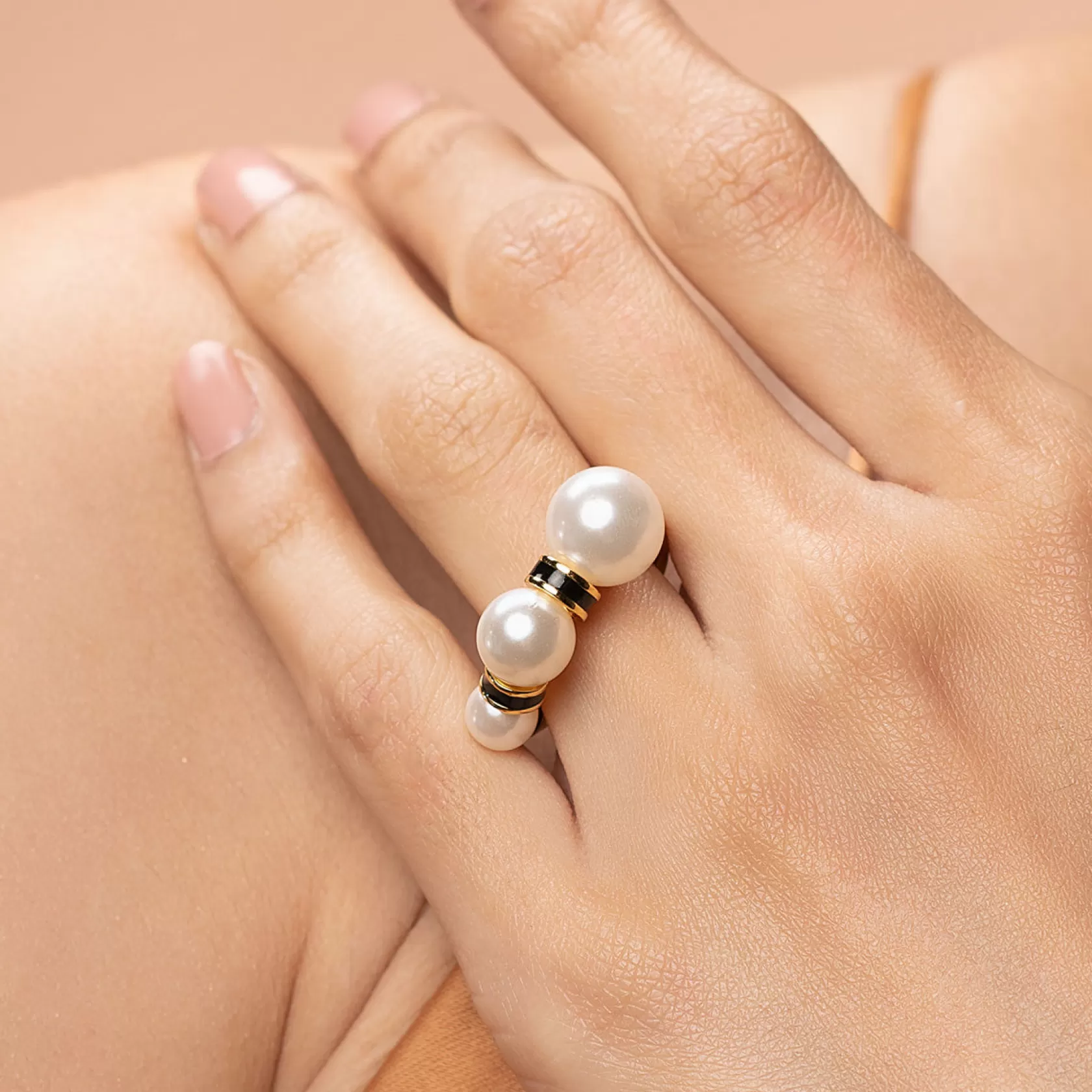 Rings*Isharya Amina Triple Pearl Ring White