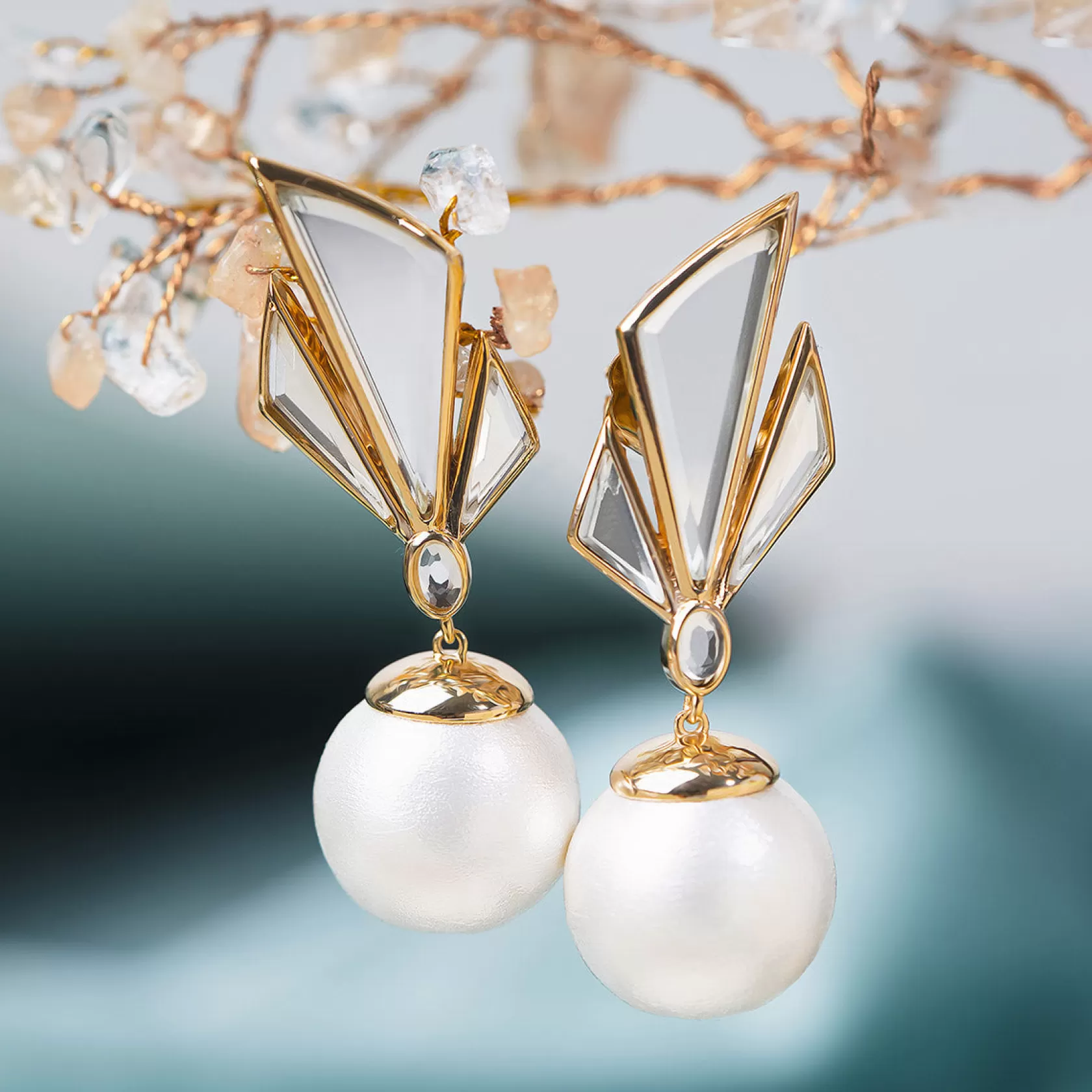 Earrings*Isharya Demi Goddess Irregular Mirror And Pearl Stud Earrings